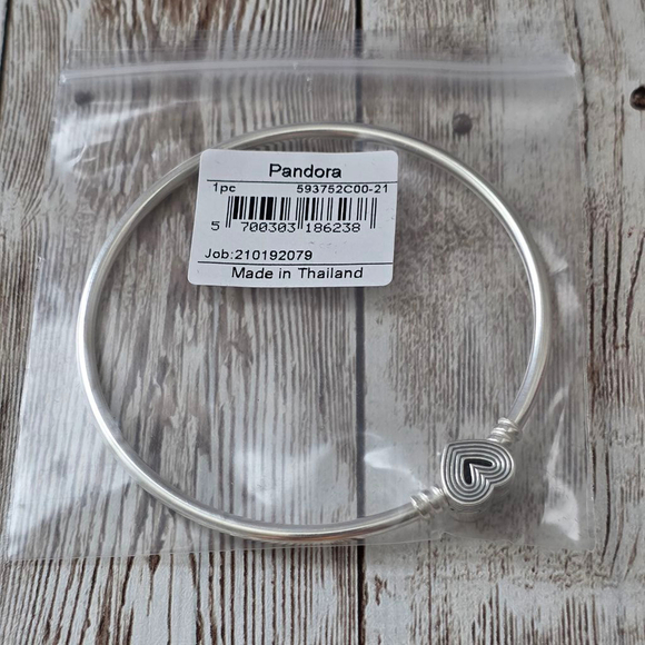 Women's Pandora Bangle Bracelet Silver Heart Charm size 8 - Picture 4 of 6
